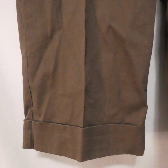 CLUB MONACO | size 6 | Stylish Khaki Mid-Rise Capris - Picture 7 of 14